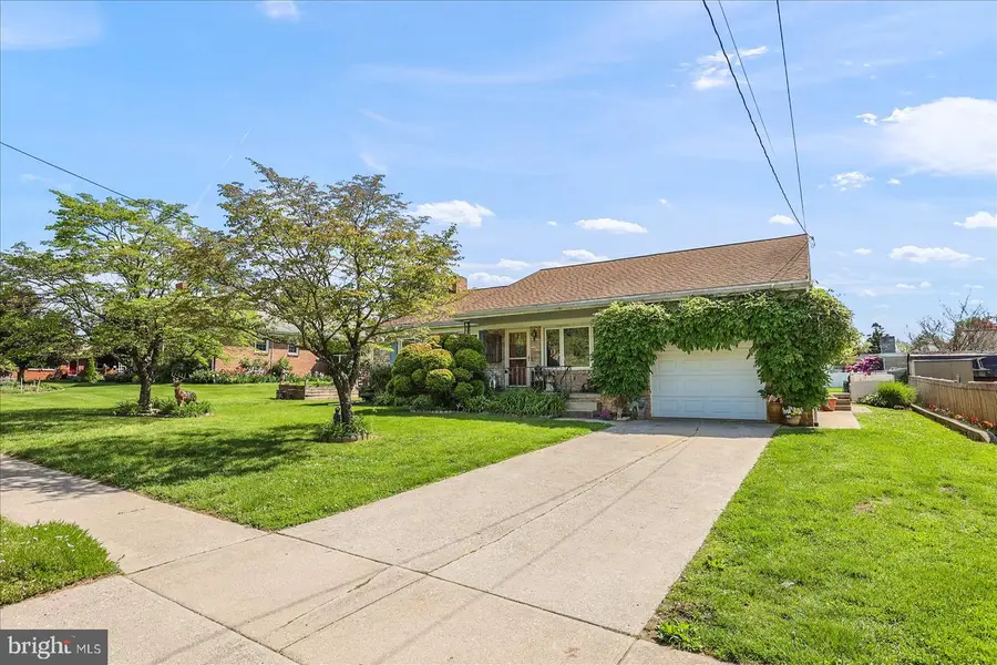 1021 High St, Hanover, PA 17331 - #2