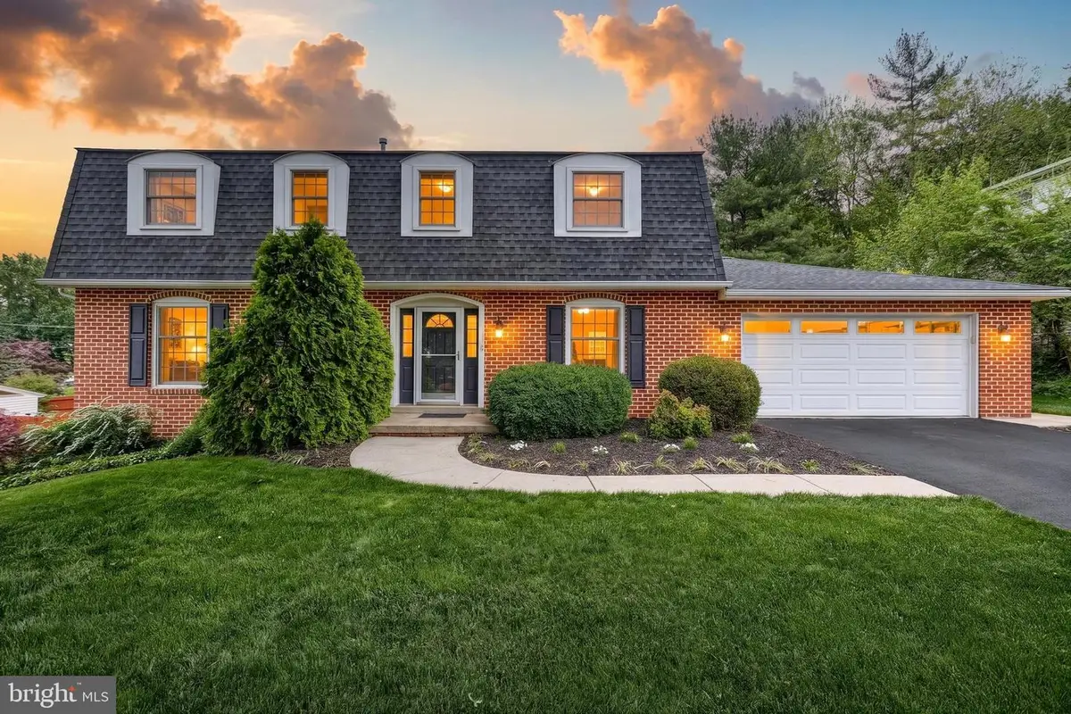 805 Cortleigh Dr, York, PA 17402 - #1