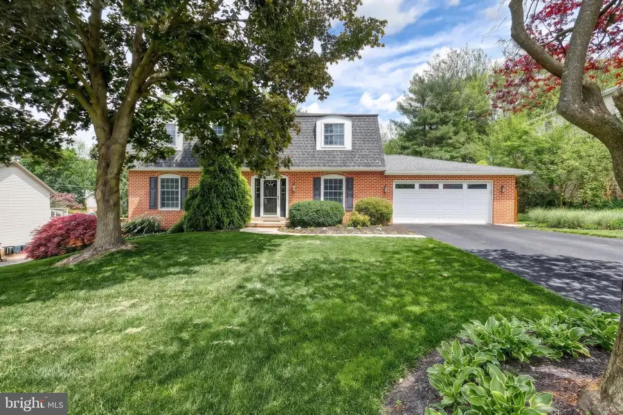 805 Cortleigh Dr, York, PA 17402 - #3