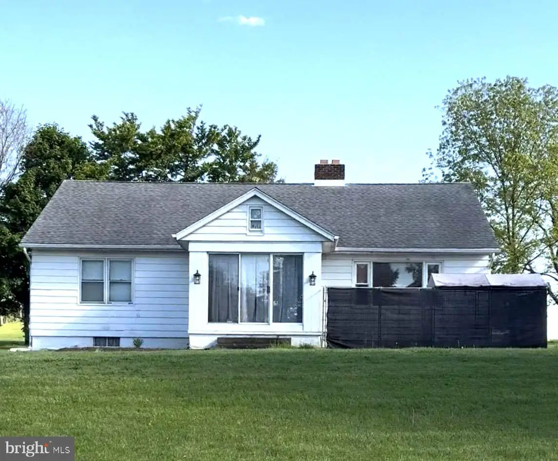6 S Grant Rd, Thomasville, PA 17364 - #1