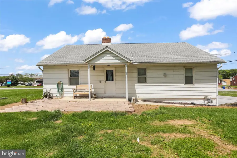 6 S Grant Rd, Thomasville, PA 17364 - #2