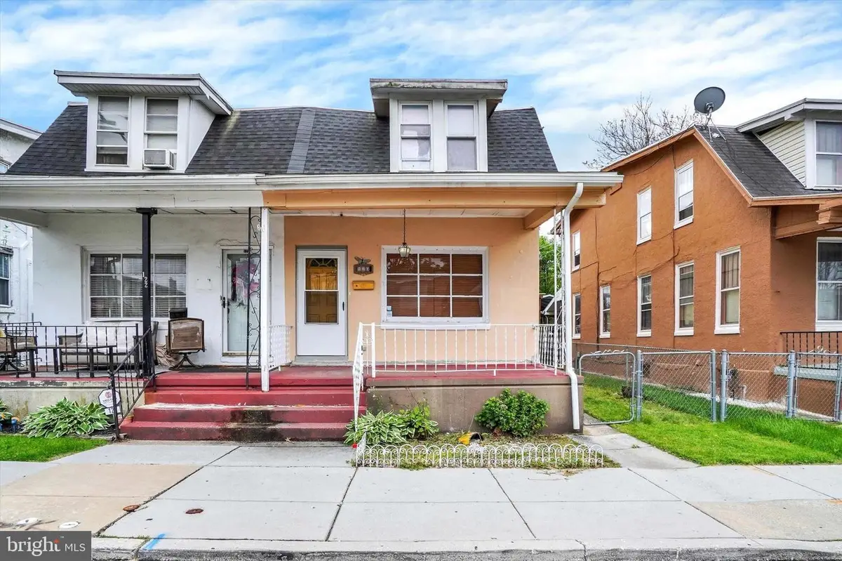 120 E Jackson St, York, PA 17401 - #1