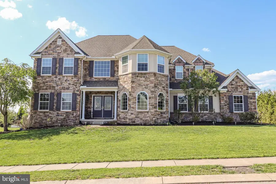 1279 Aylesbury Ln, York, PA 17404 - #2