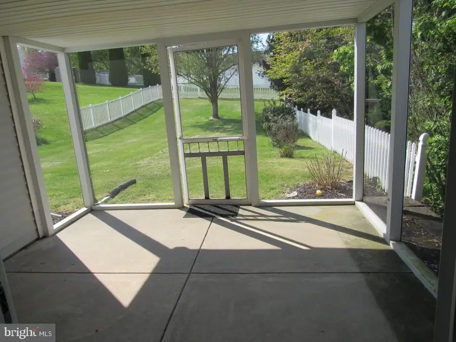 777 Blossom Hill Ln, Dallastown, PA 17313 - #3
