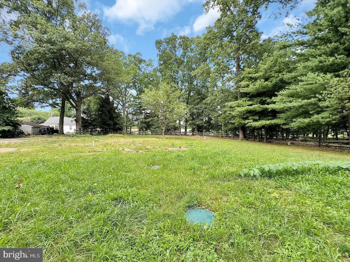 744 Fairview Dr, Hanover, PA 17331 - #1