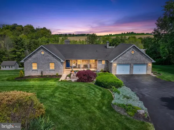 990 S Pleasant Ave, DALLASTOWN, PA 17313