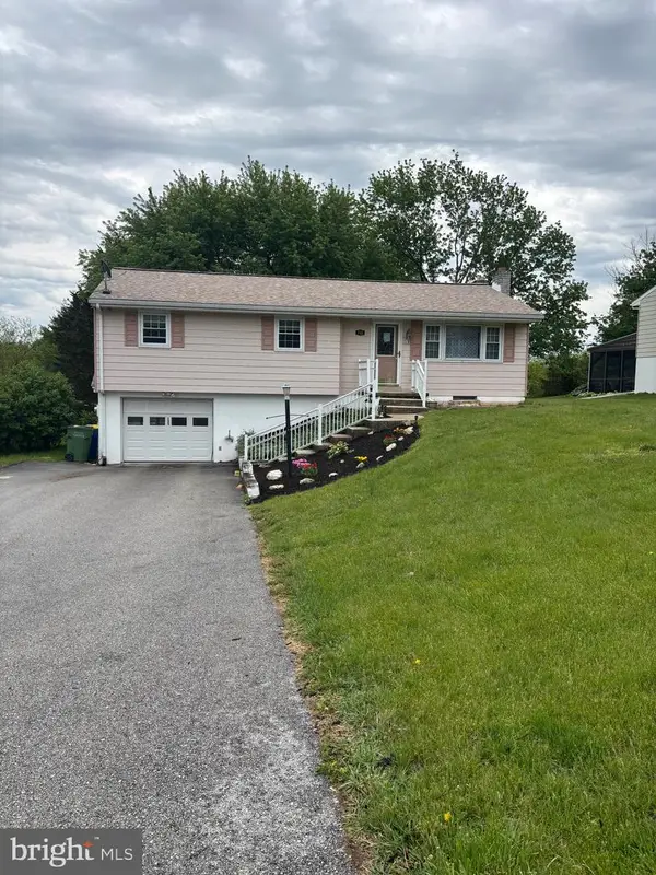 135 Hemler Dr, HANOVER, PA 17331