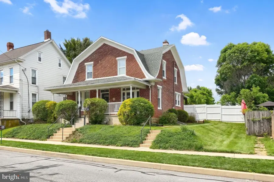 14 S Main St, Seven Valleys, PA 17360 - #2