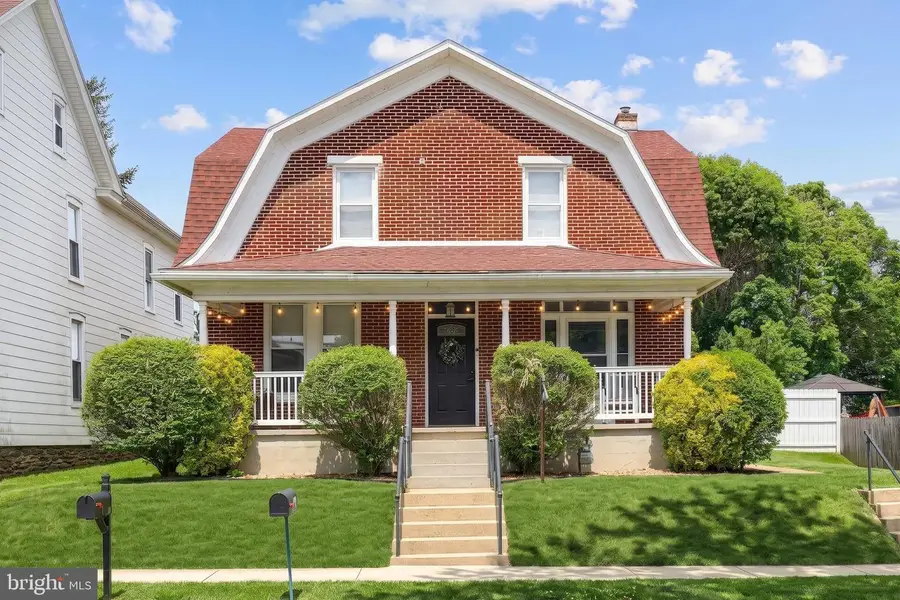 14 S Main St, Seven Valleys, PA 17360 - #3