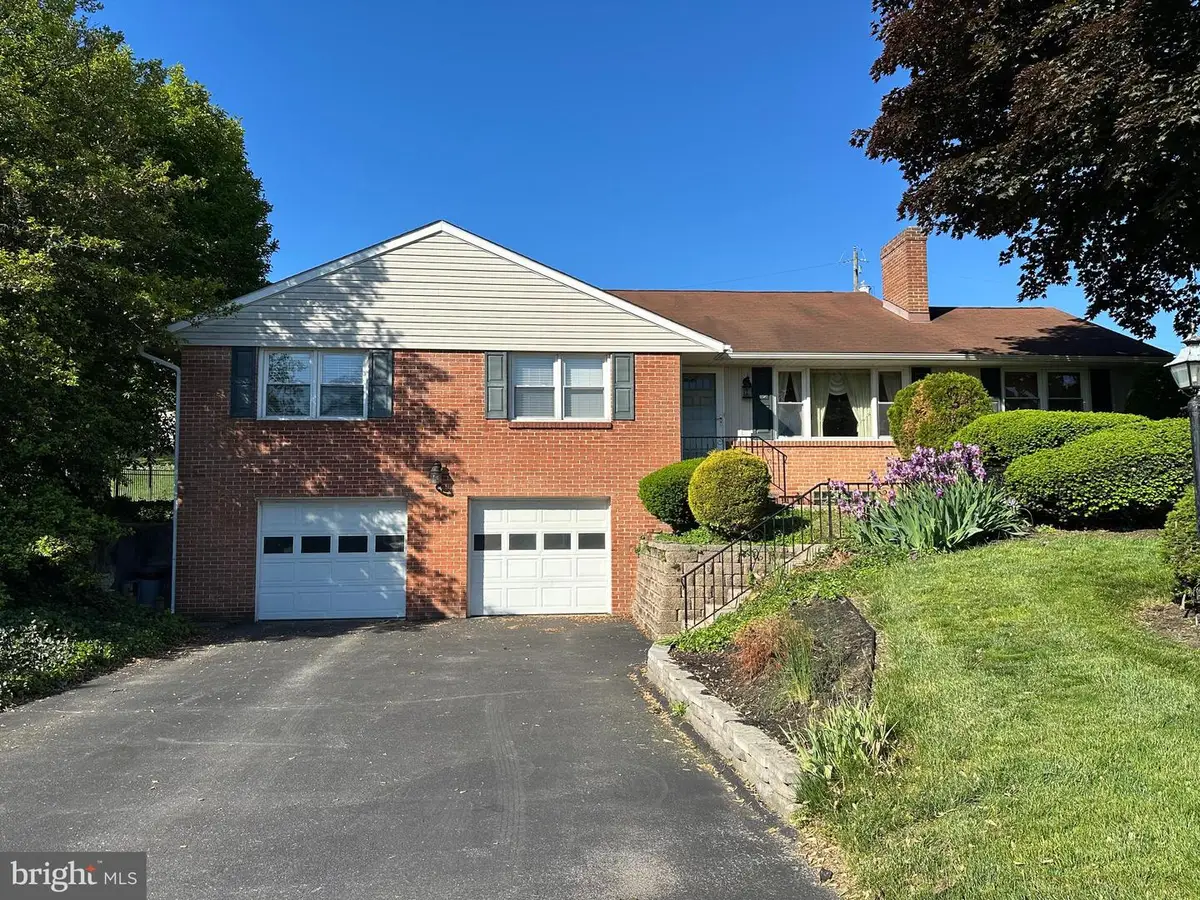 1748 Crescent Rd, York, PA 17403 - #1