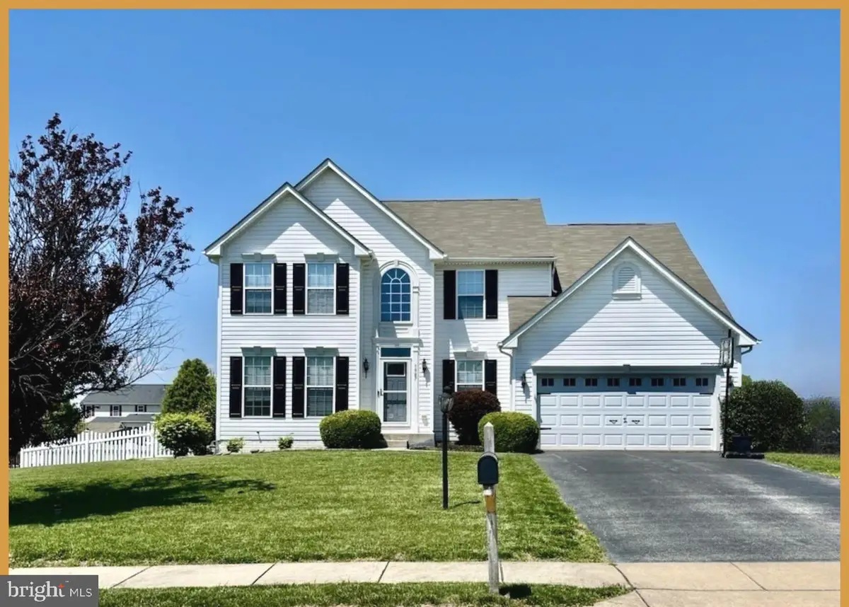 1987 Oak Hills Dr, Hanover, PA 17331 - #1