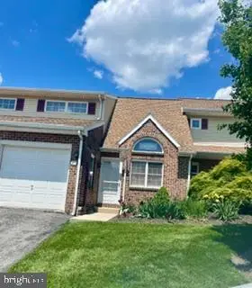 27 Jean Lo Way, YORK, PA 17406