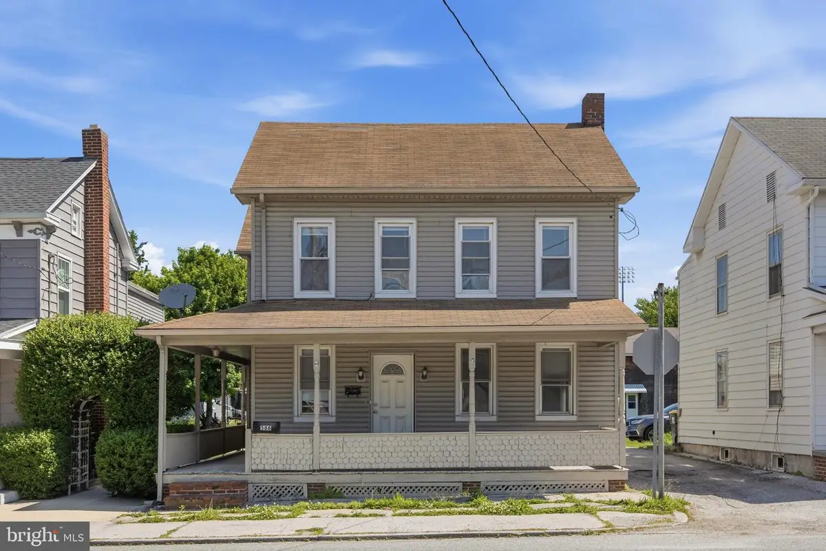586 Baltimore St, Hanover, PA 17331 - #1