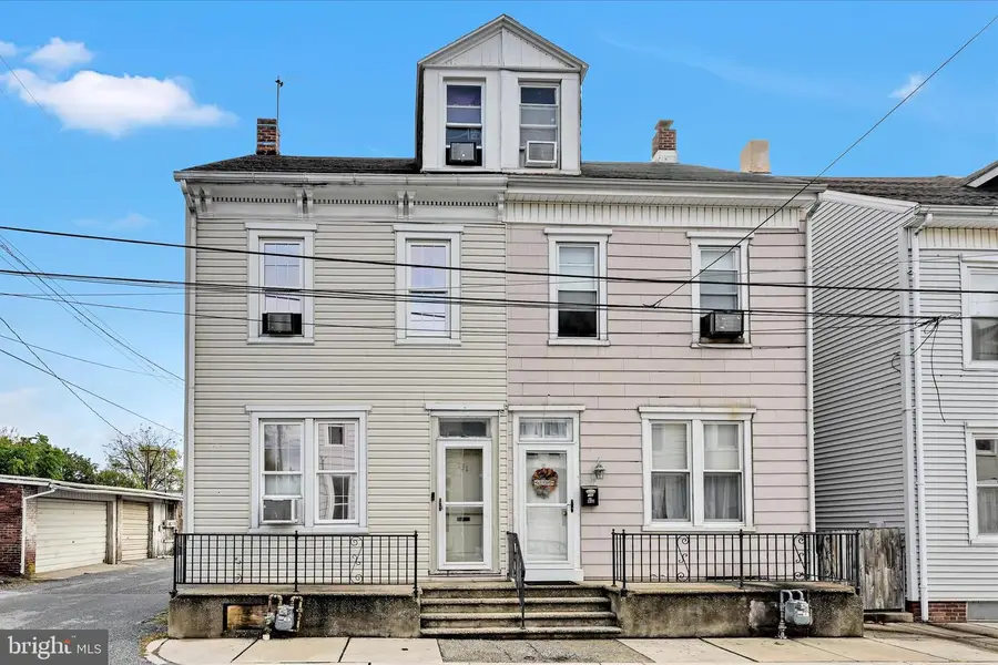 131 N Cedar St, York, PA 17401 - #3