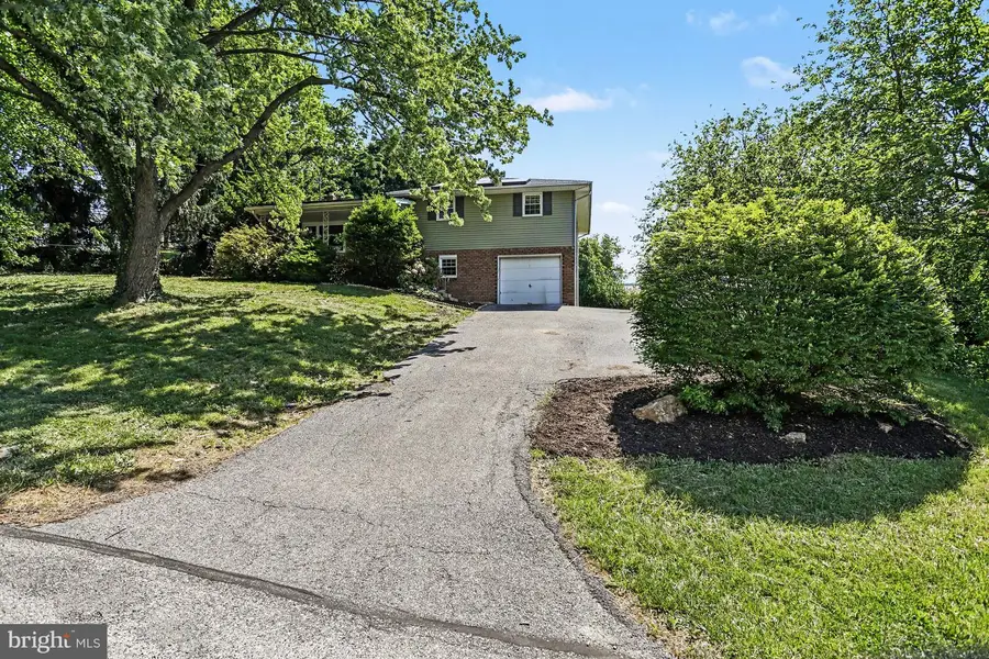 2885 Freysville Rd, Red Lion, PA 17356 - #2