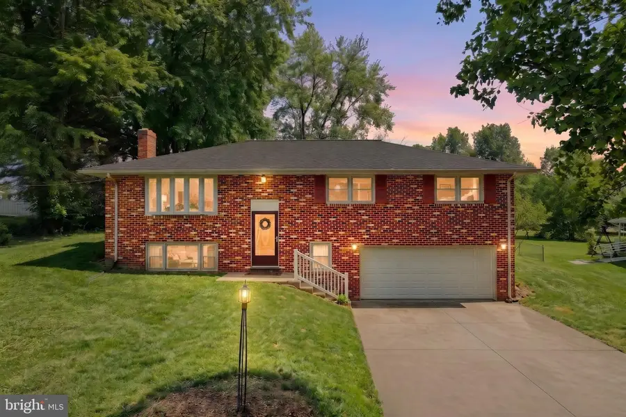 2090 Loman Dr, York, PA 17408 - #2