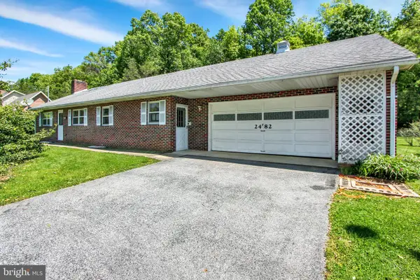 2482 Pine Grove Rd, YORK, PA 17403