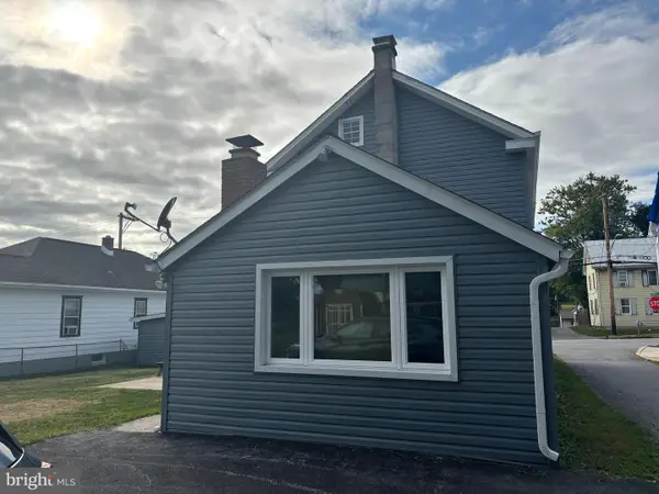 207 Market St, LEWISBERRY, PA 17339
