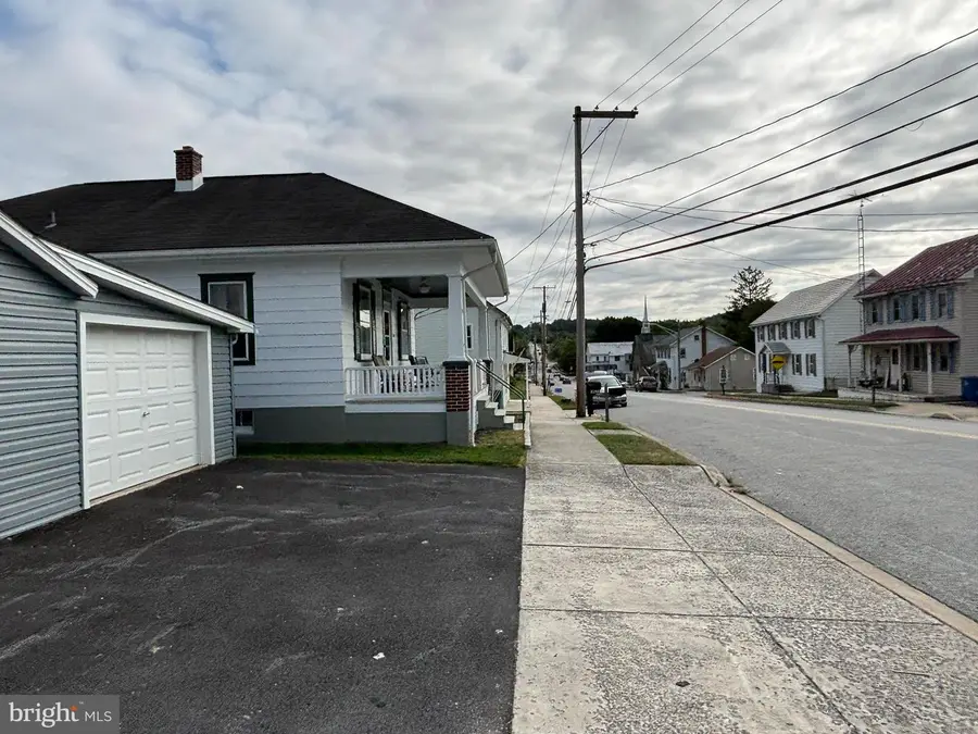 207 Market St, Lewisberry, PA 17339 - #2