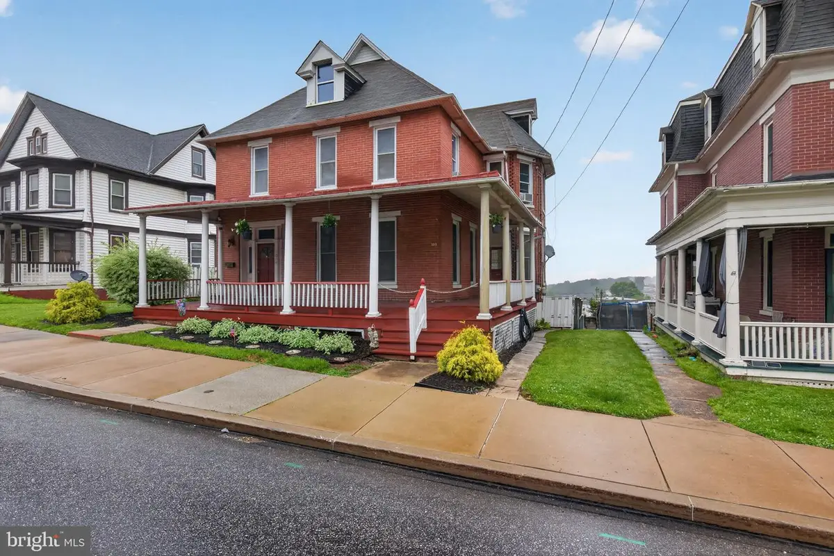 121 N Main St, Red Lion, PA 17356 - #1