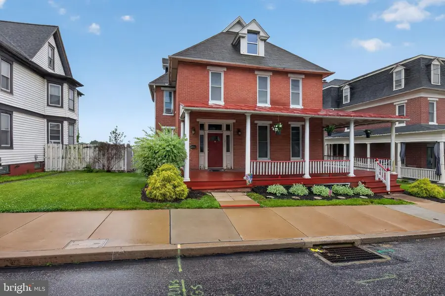121 N Main St, Red Lion, PA 17356 - #2