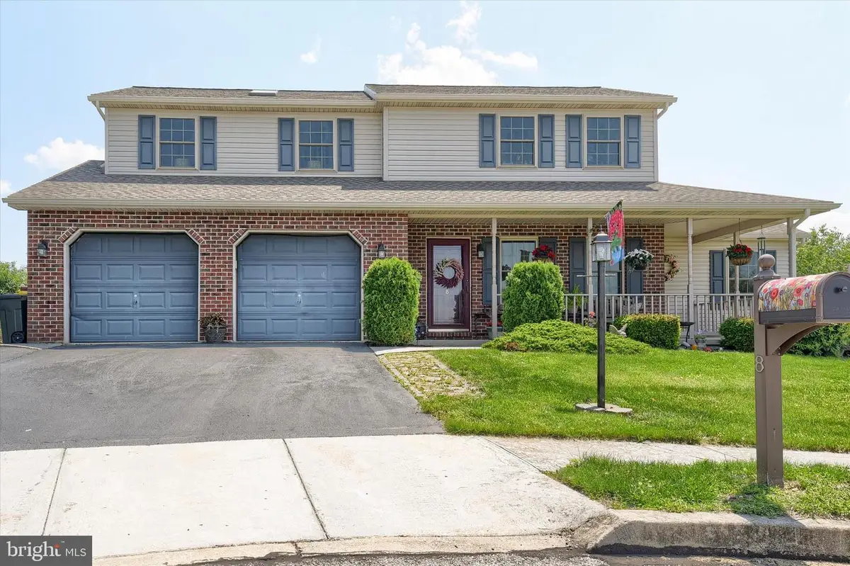 8 Haverford Cir, Manchester, PA 17345 - #1