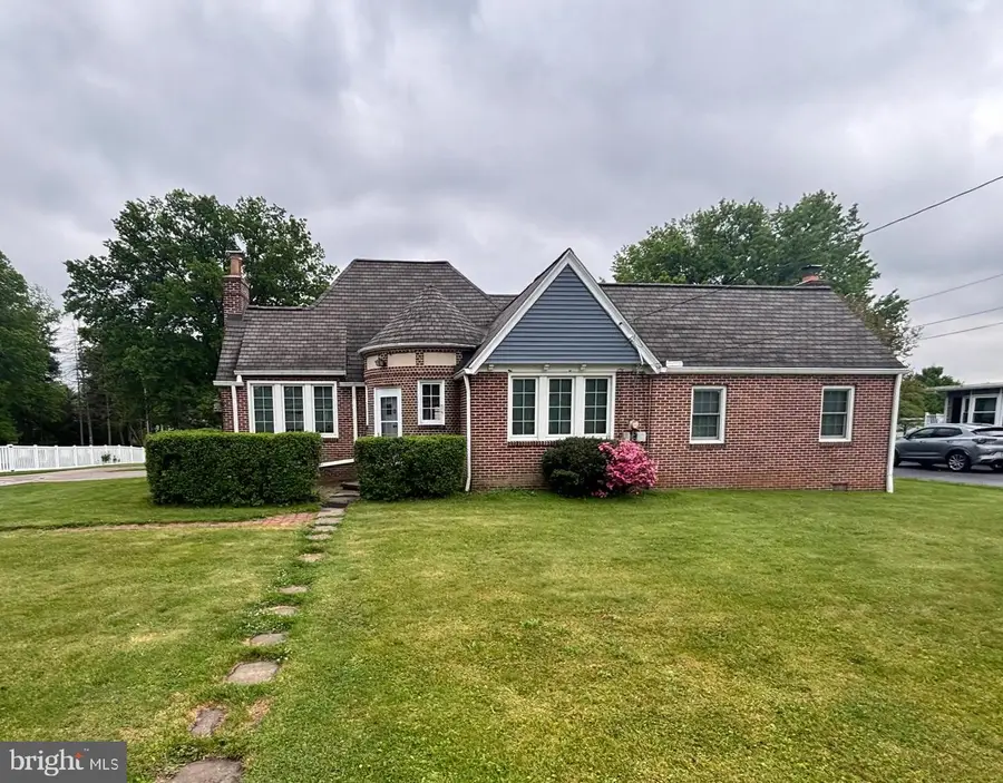 2266 Sunset Ln, York, PA 17408 - #2