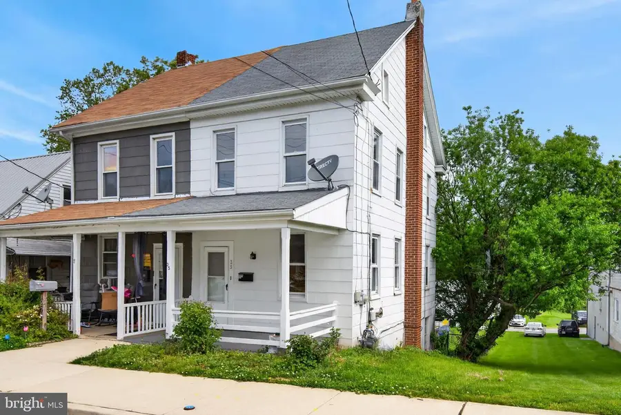 35 W Maple St, Dallastown, PA 17313 - #2