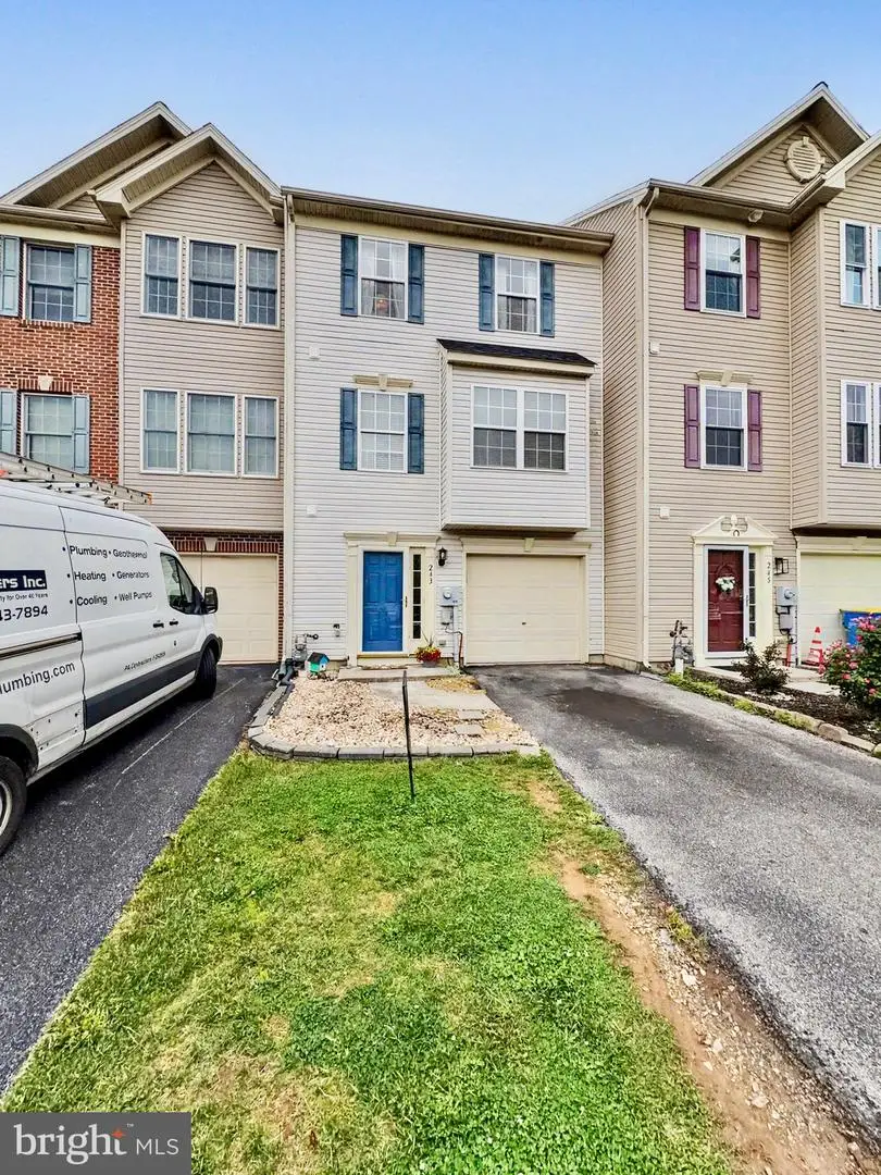 243 Country Ridge Dr, Red Lion, PA 17356 - #2