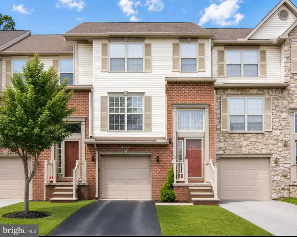 95 Colonial Dr, HANOVER, PA 17331
