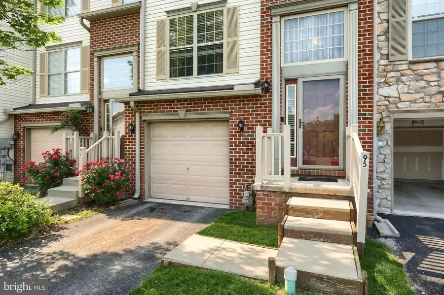 95 Colonial Dr, Hanover, PA 17331 - #2