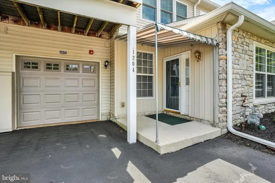 1204 Crestview Ln #1204, Stewartstown, PA 17363 - #3