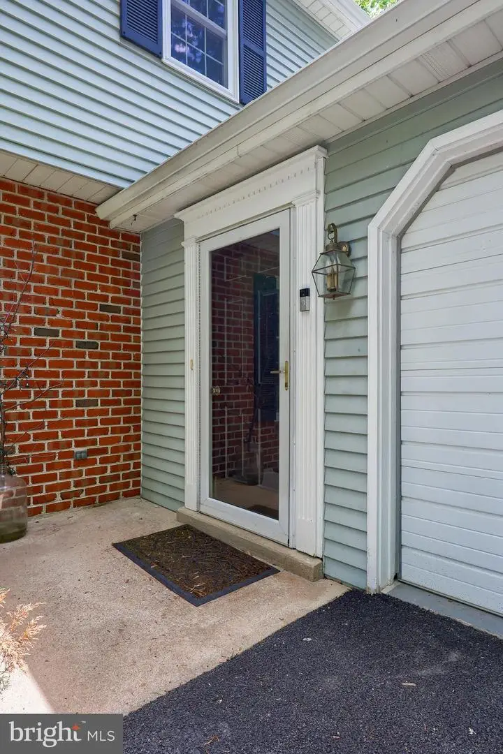 2105 Southbrook Dr, York, PA 17403 - #2