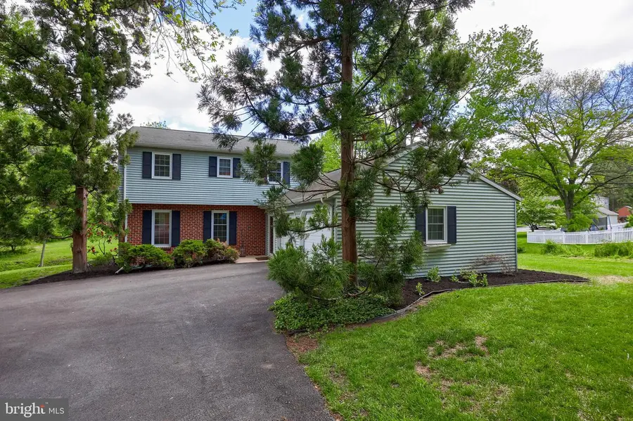 2105 Southbrook Dr, York, PA 17403 - #3