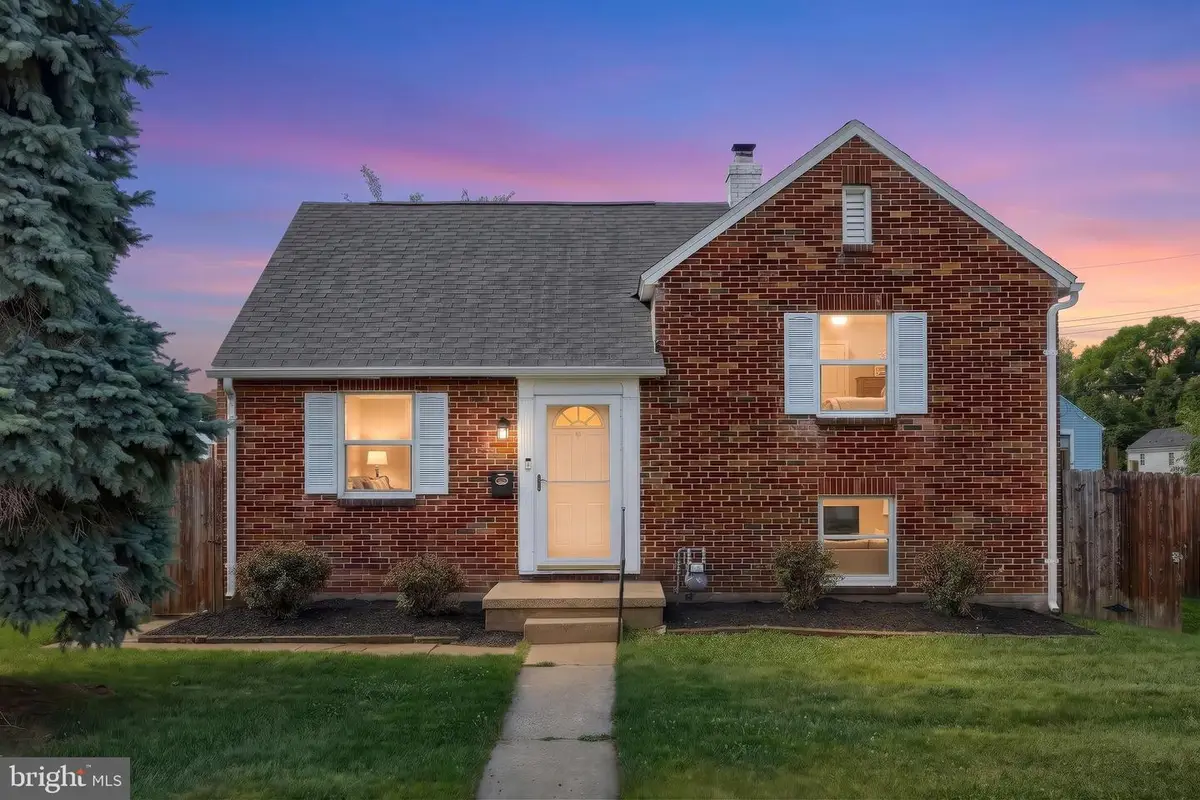 724 Village Rd, York, PA 17404 - #1