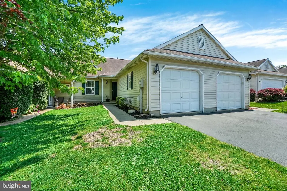 611 Blossom Hill Ln, Dallastown, PA 17313 - #1
