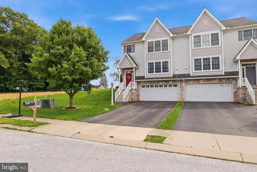 560 Nantucket Dr, Red Lion, PA 17356 - #3
