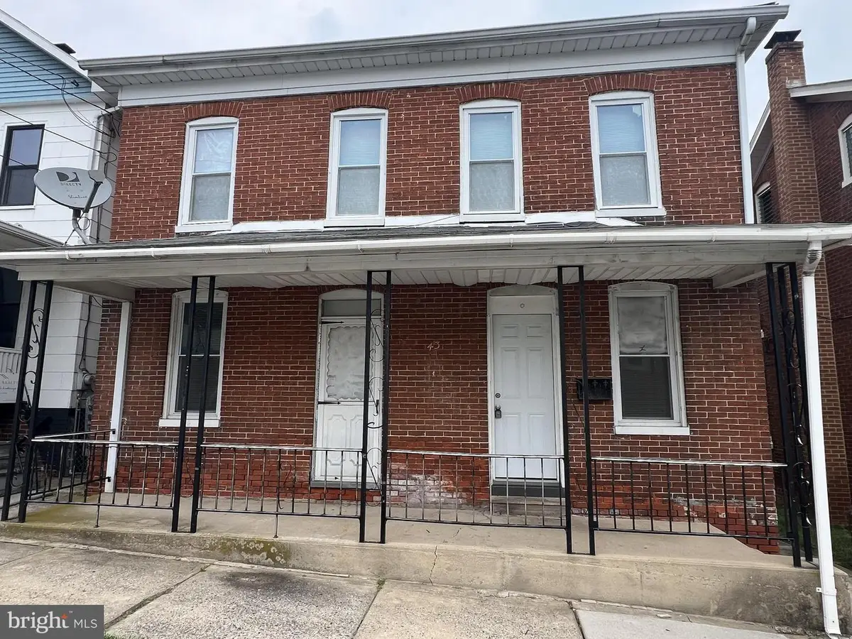 43 S East St, Spring Grove, PA 17362 - #1