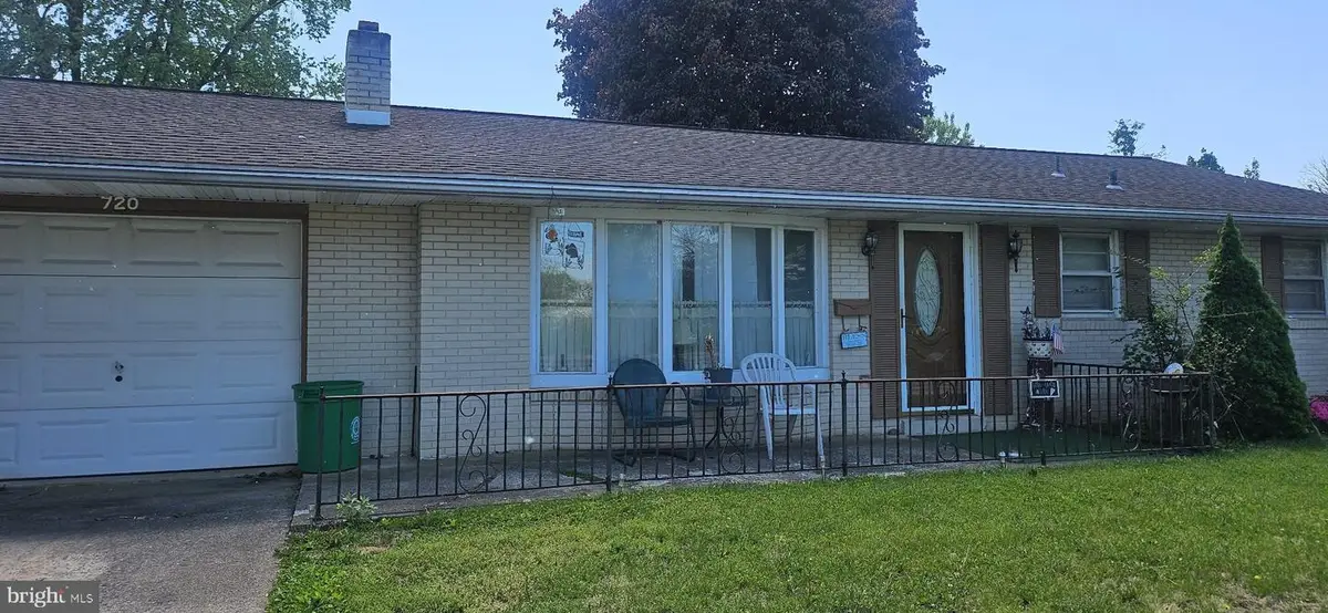 720 Wood St, York, PA 17404 - #1