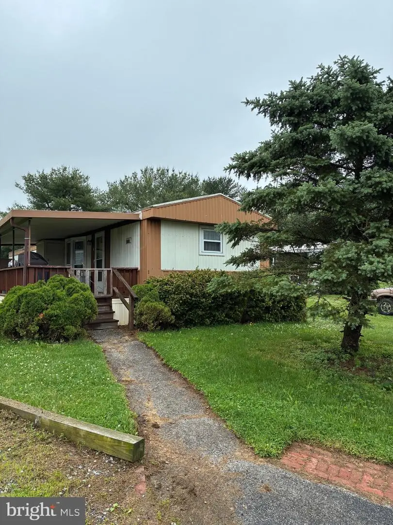 69 Alana Dr, York, PA 17402 - #1