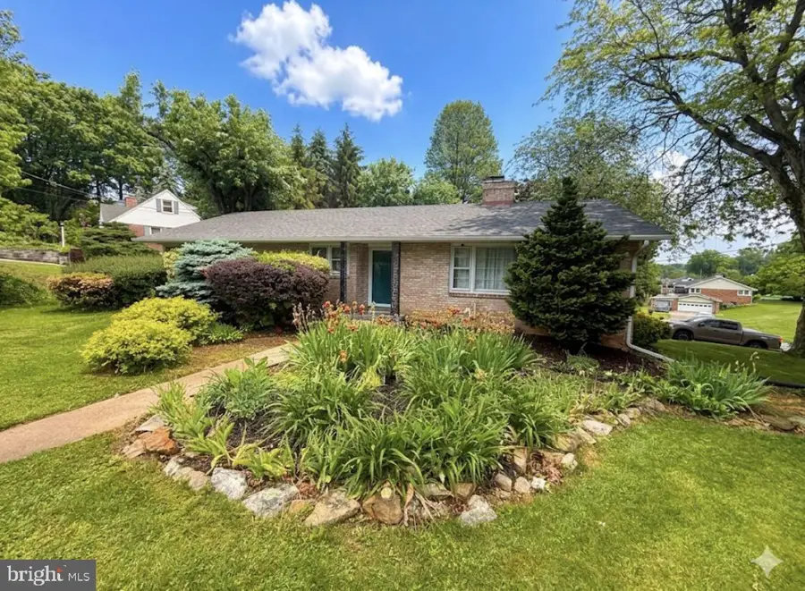 1589 Hollywood Pkwy, York, PA 17403 - #2