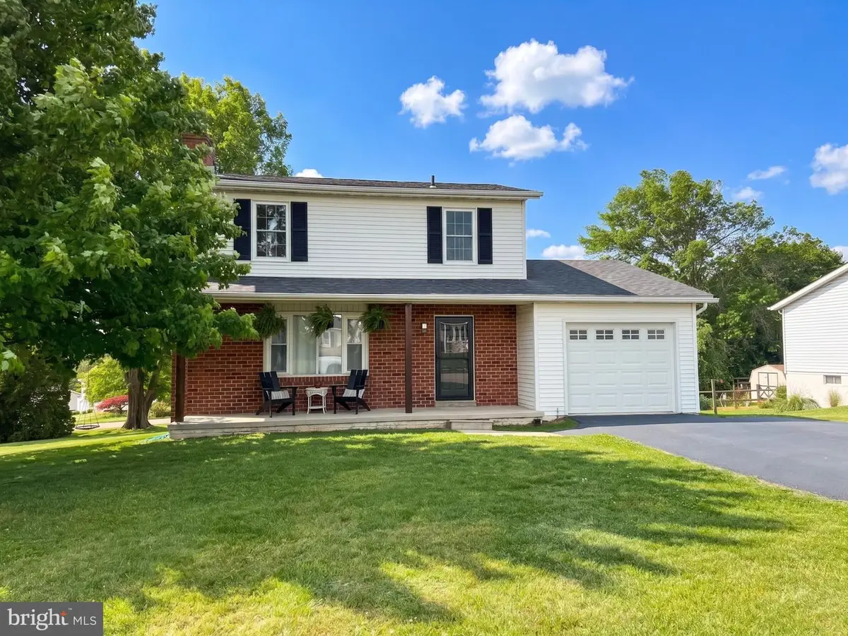 27 Colonial Dr, Hanover, PA 17331 - #1