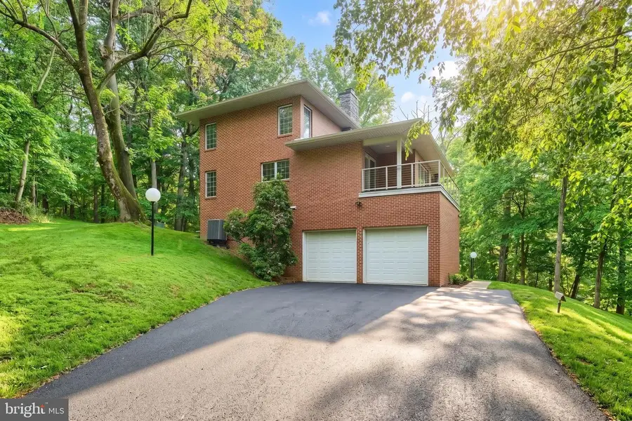 335 Laurel Dr, York, PA 17406 - #2