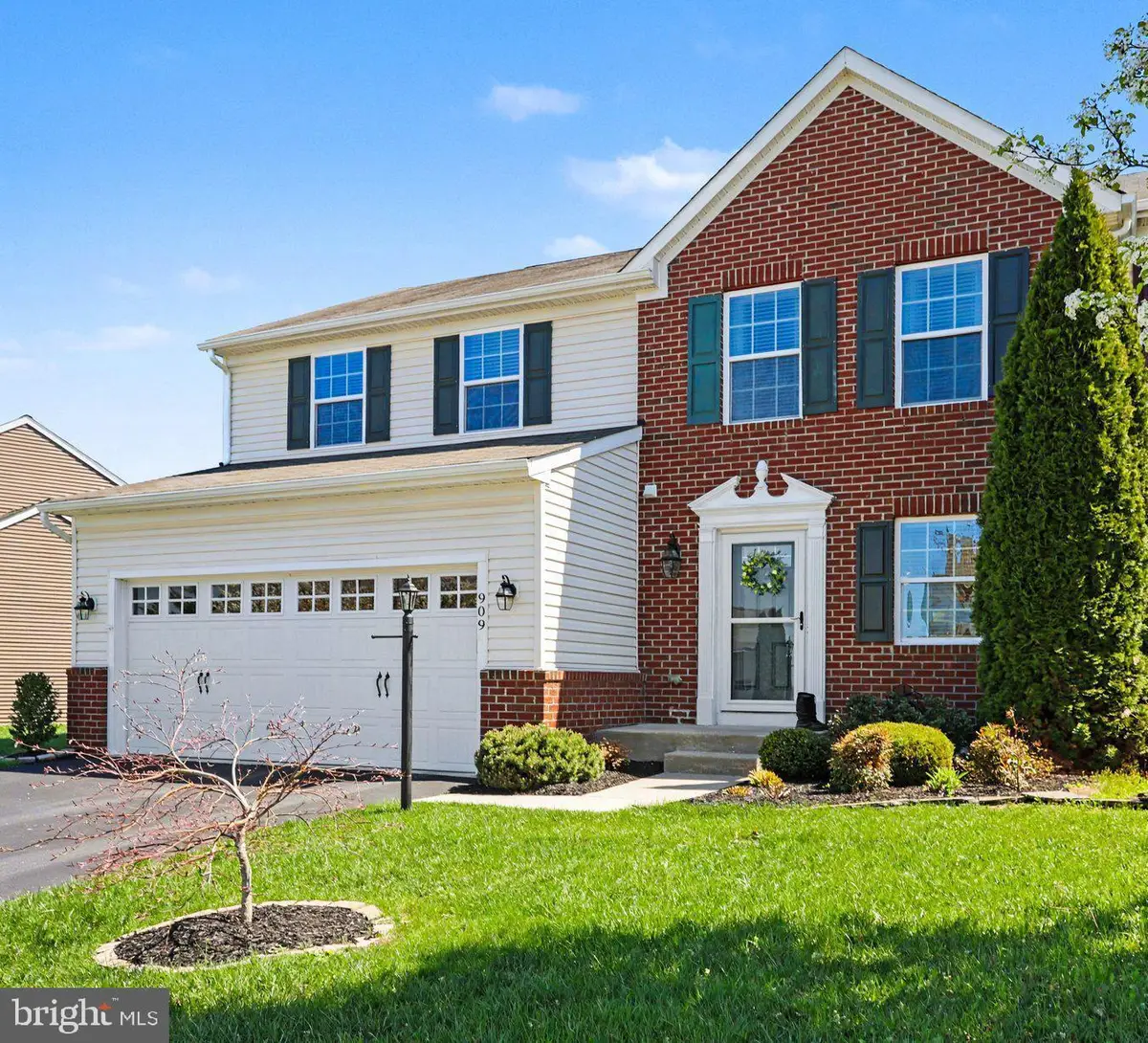 909 Cougar Pointe Cir, Seven Valleys, PA 17360 - #1