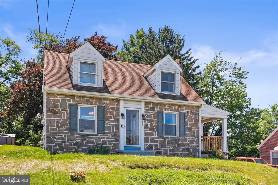 338 Woodland View Dr, York, PA 17406 - #3