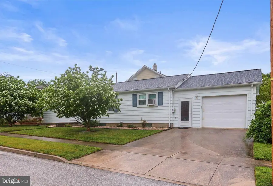 315 5th St, Hanover, PA 17331 - #2