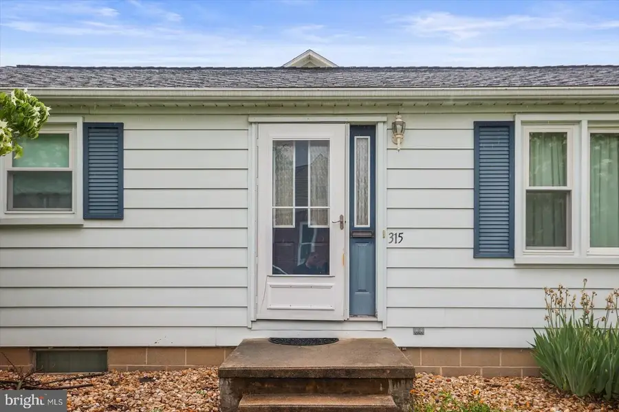 315 5th St, Hanover, PA 17331 - #3