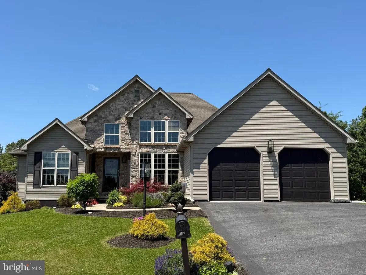 558 Monarch Dr, York, PA 17403 - #1