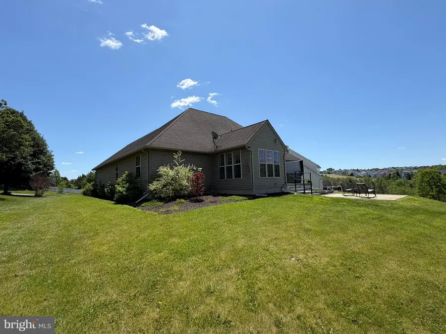 558 Monarch Dr, York, PA 17403 - #2