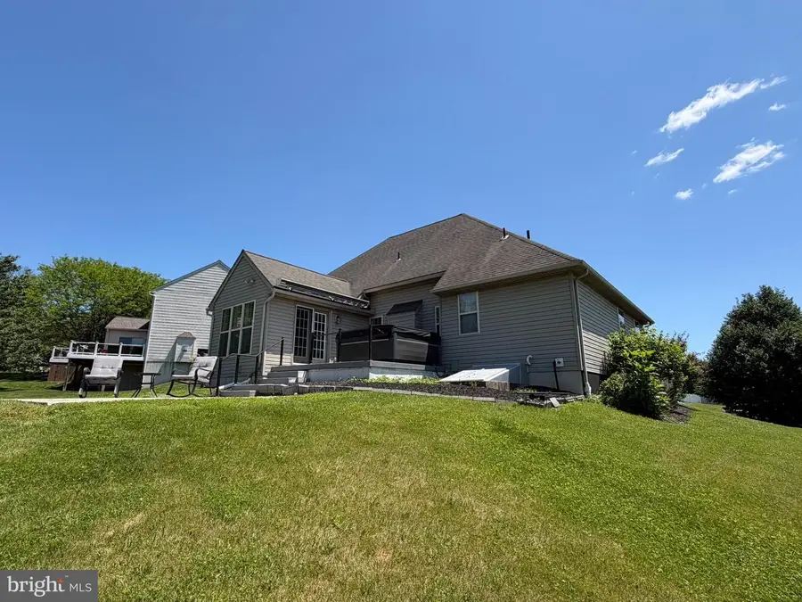 558 Monarch Dr, York, PA 17403 - #3